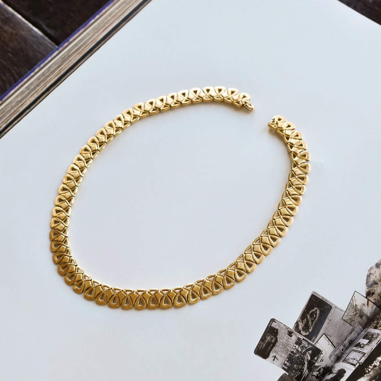 1960s Vintage 18k Gold Necklace with Florentine Finish